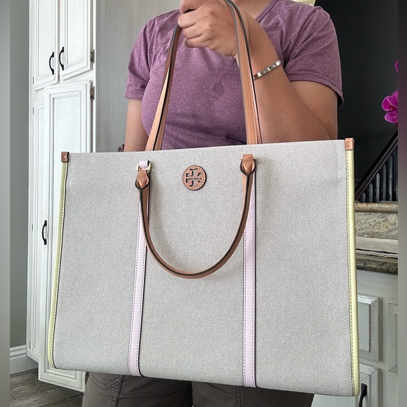 Tory Burch Blake Canvas Jumbo Tote In CANVAS / PINK PASTRY /
PASTEL YELLOW - Picture 10 of 12